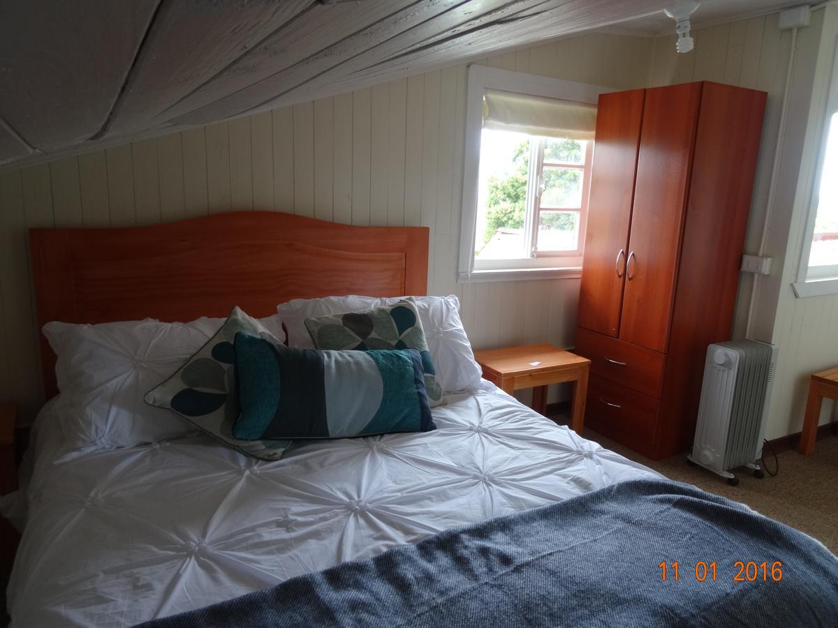 Hostal Triwe 奥克泰港 外观 照片